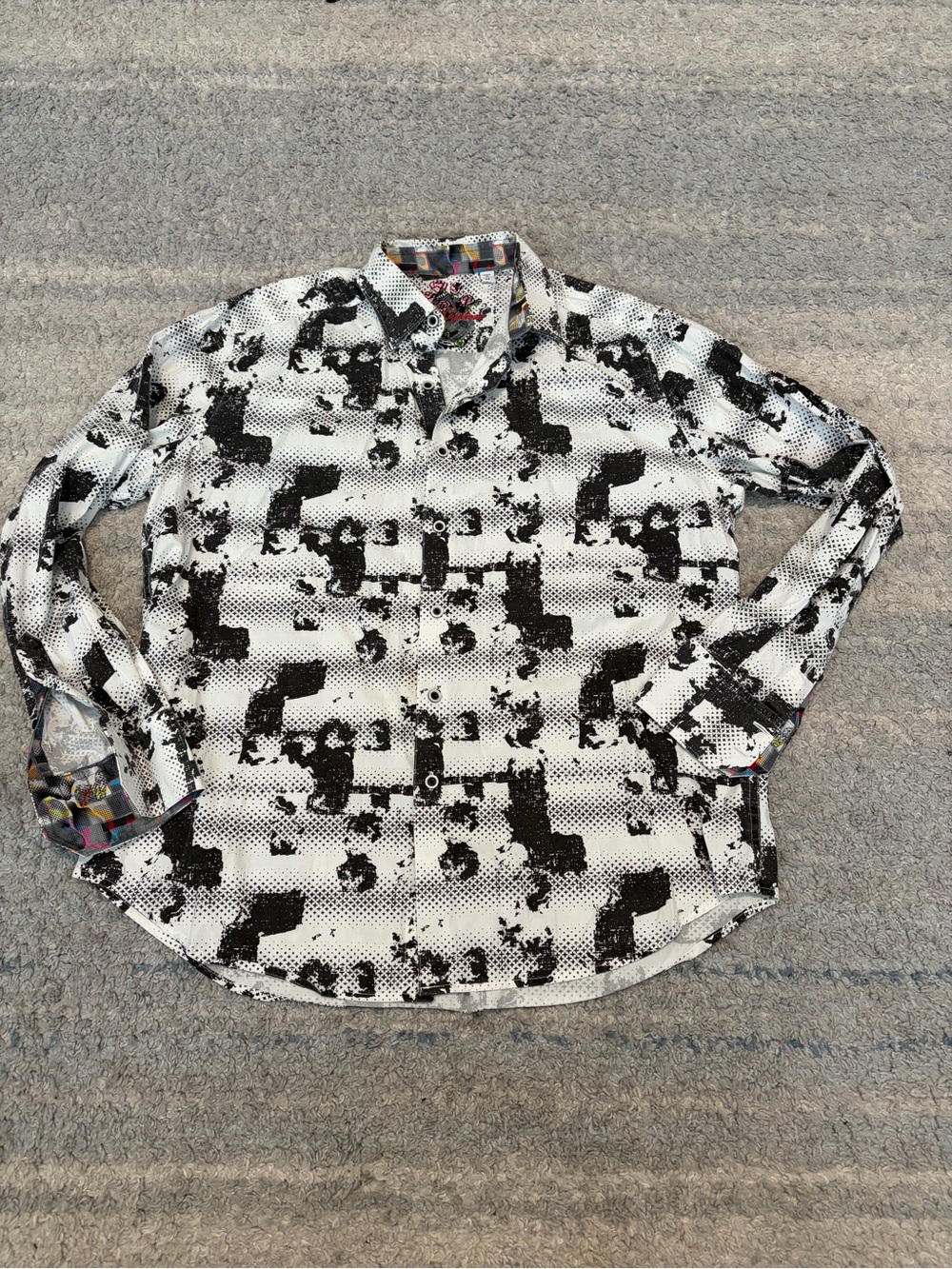 Robert Graham Mens Classic Fit Medium Black White Geometric Flip Cuff Shirt⁠